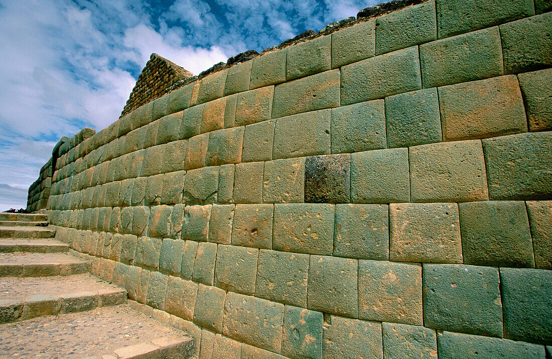 Ingapirca, an old incan city in Cañar province. Ecuador