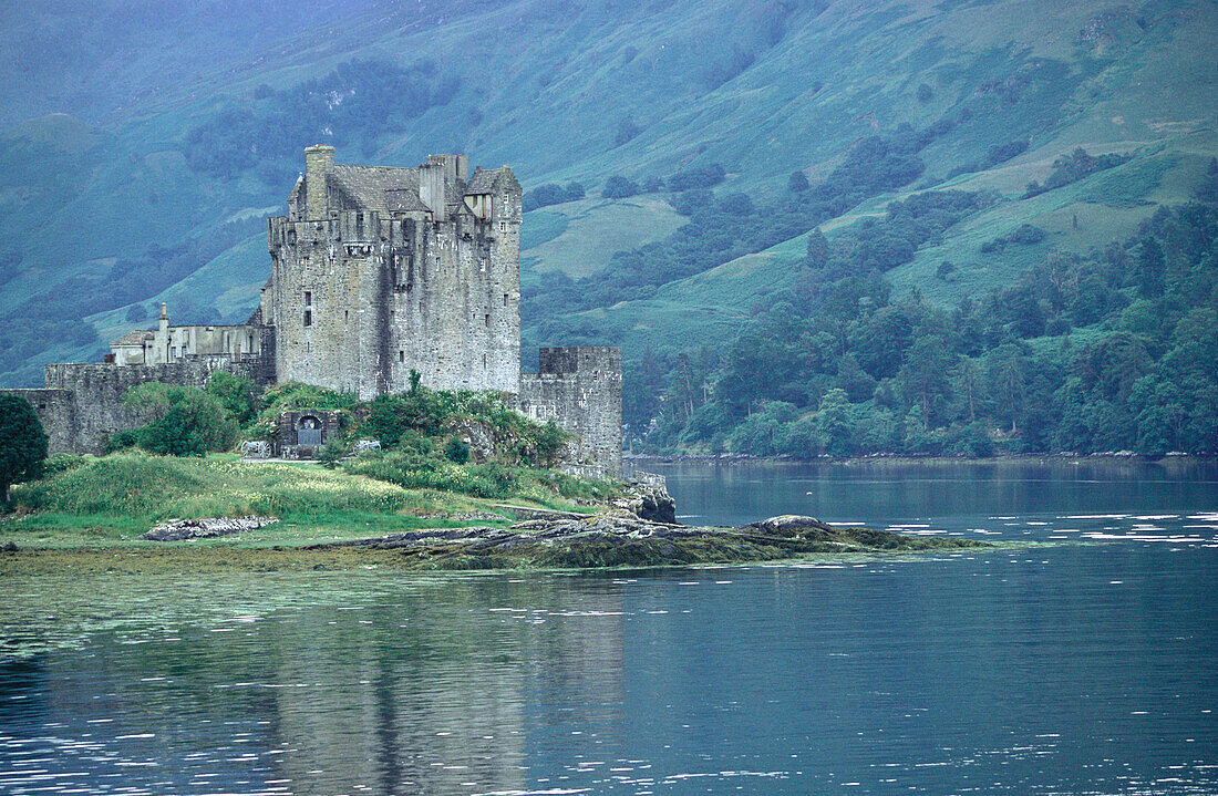 Eilean Donan Castle. Dornie. Highlands. Scotland