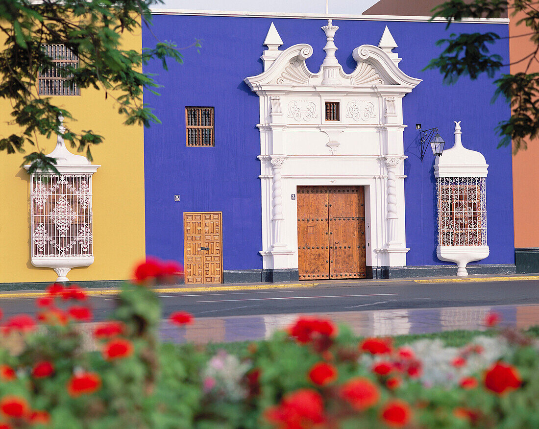 Peru. Trujillo. Plaza de Armas