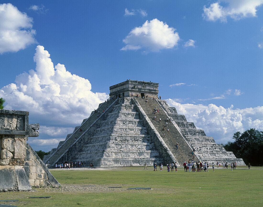 The Castle. Chichén Itzá, Mexico