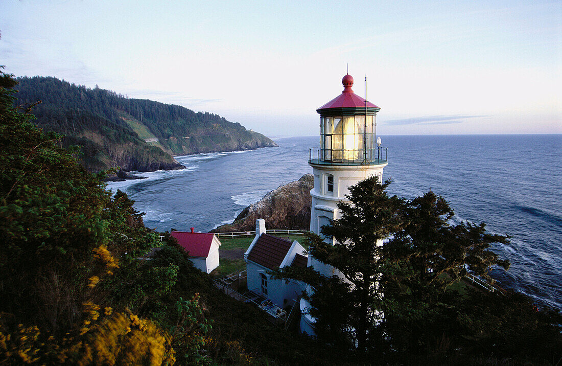 Heceta Head Lighthouse, Devil s Elbow State Park. Oregon, USA