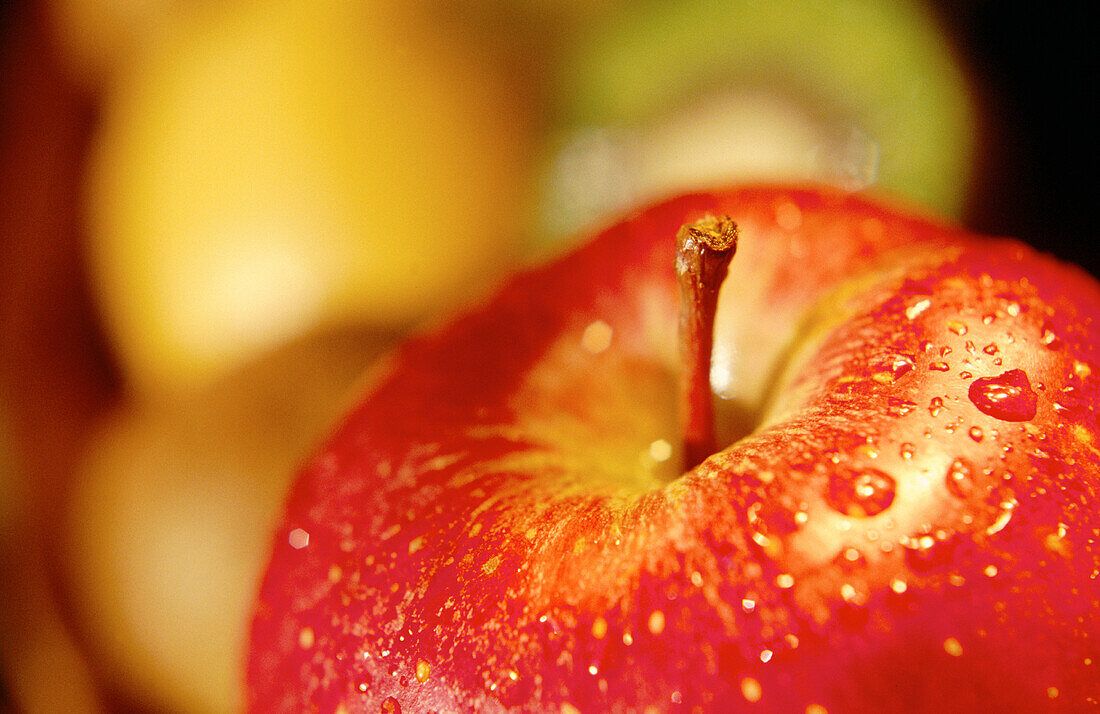  Aliment, Aliments, Apple, Apples, Close up, Close-up, Closeup, Color, Colour, Delicious, Drop, Droplet, Droplets, Drops, Food, Foodstuff, Fruit, Fruits, Healthy, Healthy food, Horizontal, Indoor, Indoors, Interior, Nourishment, Nutrition, Red, Still life