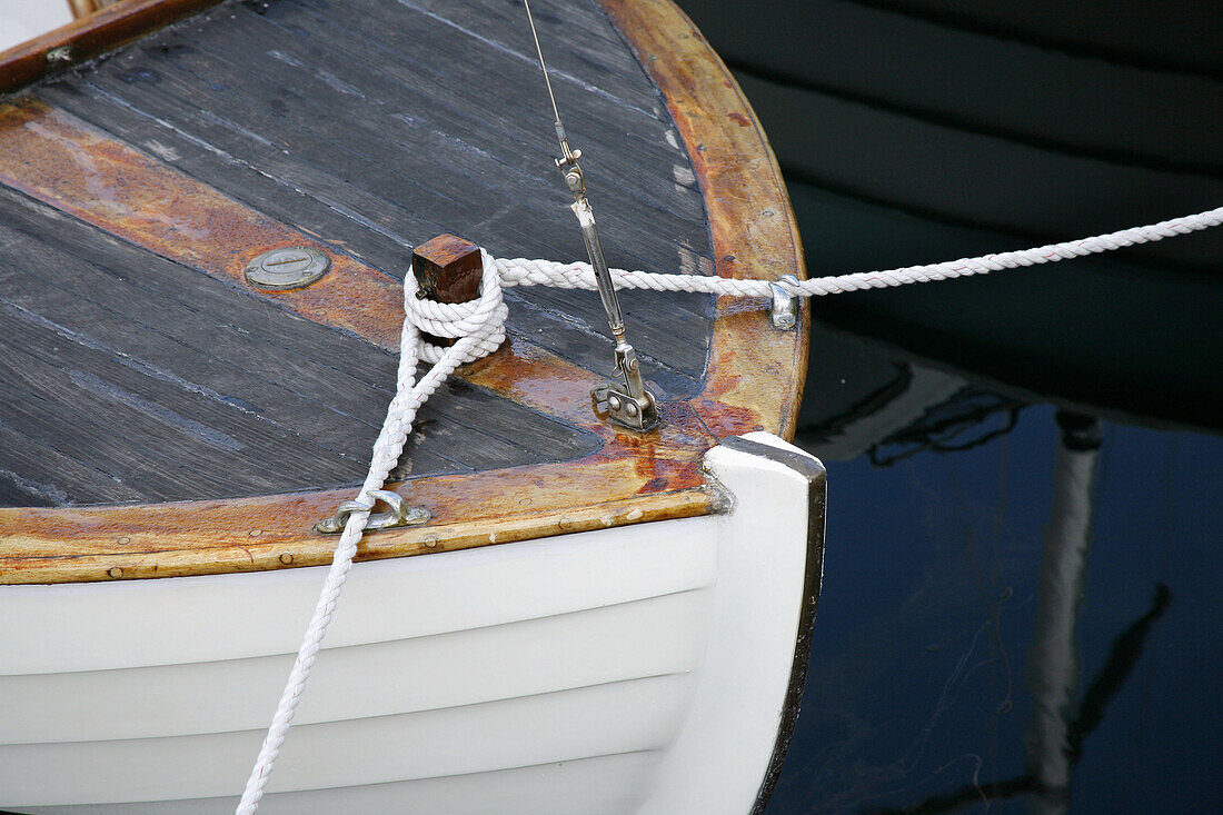 The stem on an old wooden boat