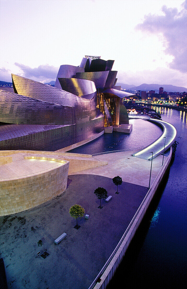 Guggenheim Museum, by Frank O. Gehry. Bilbao. Spain