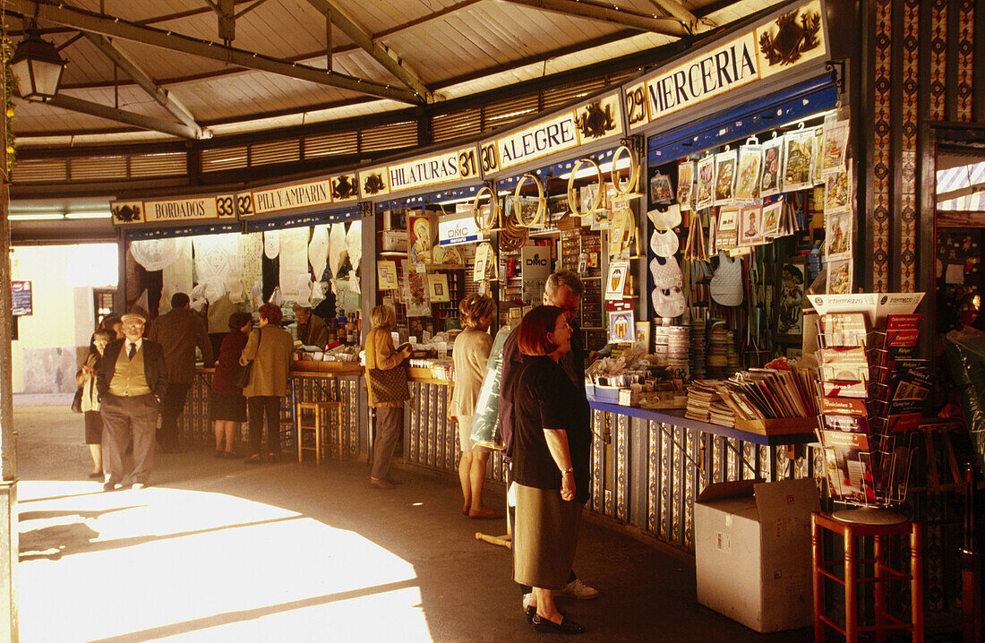 Shops in Plaza Redonda. Valencia. Spain