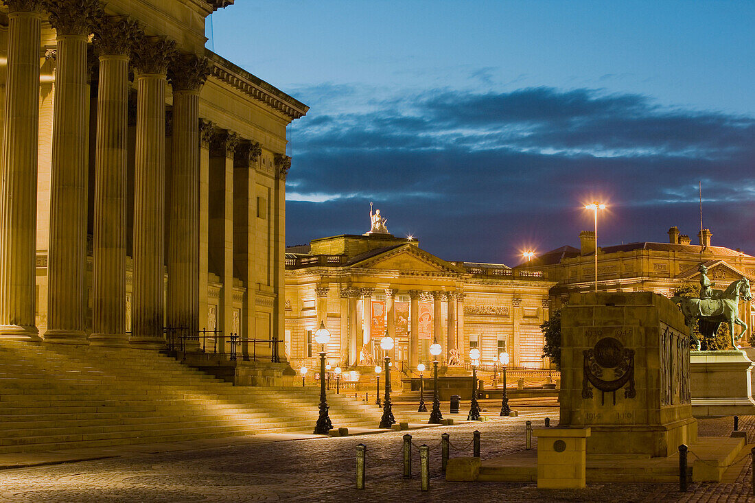 St. George s Hall and Walker Museum. Liverpool. England. UK