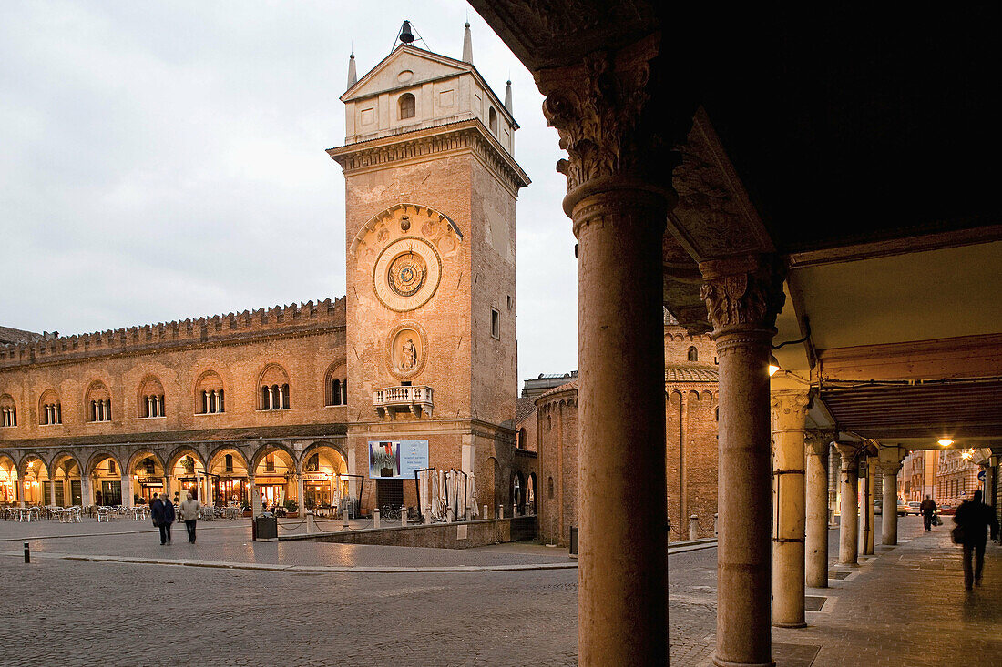 Piazza delle Erbe. Torre dell Orologio (Clock Tower) and Palazzo della Ragione. Mantova. Lombardy, Italy