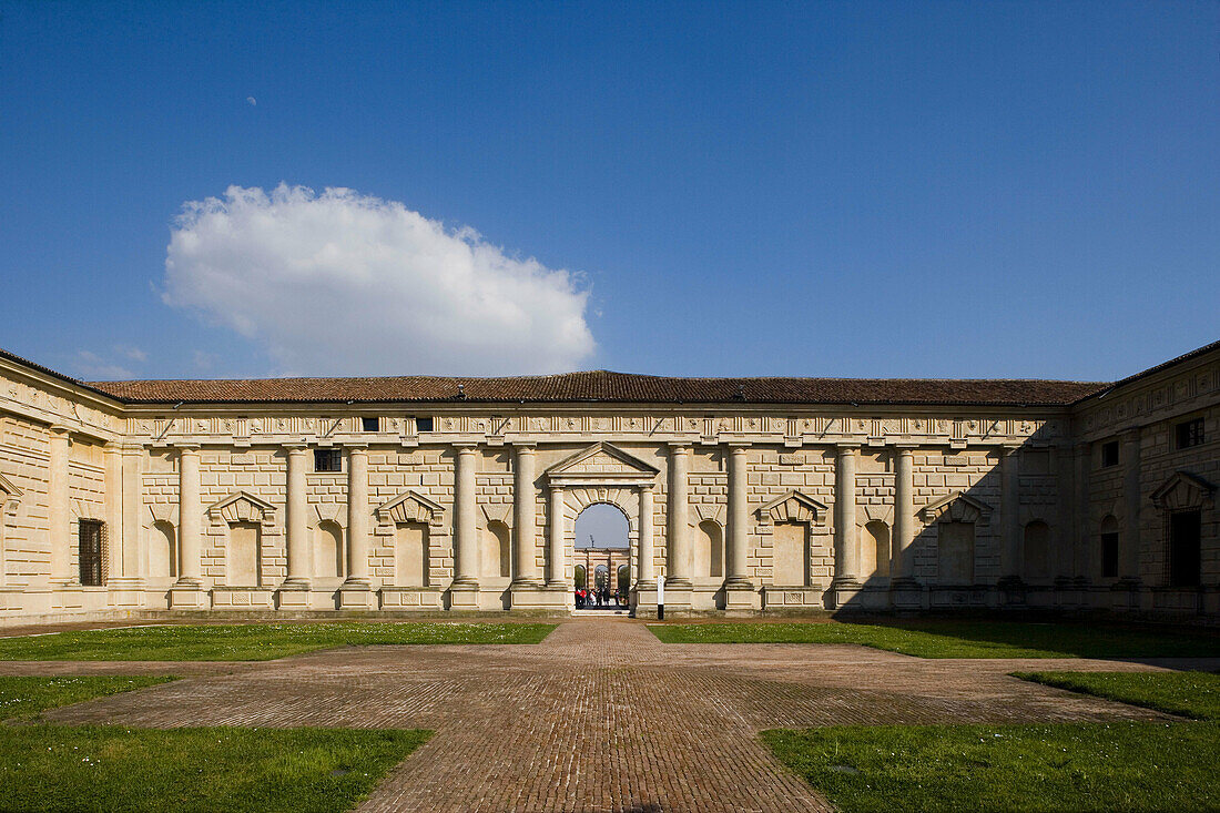 Te Palace: Cortile d Onore . Montova. Lombardy, Italy