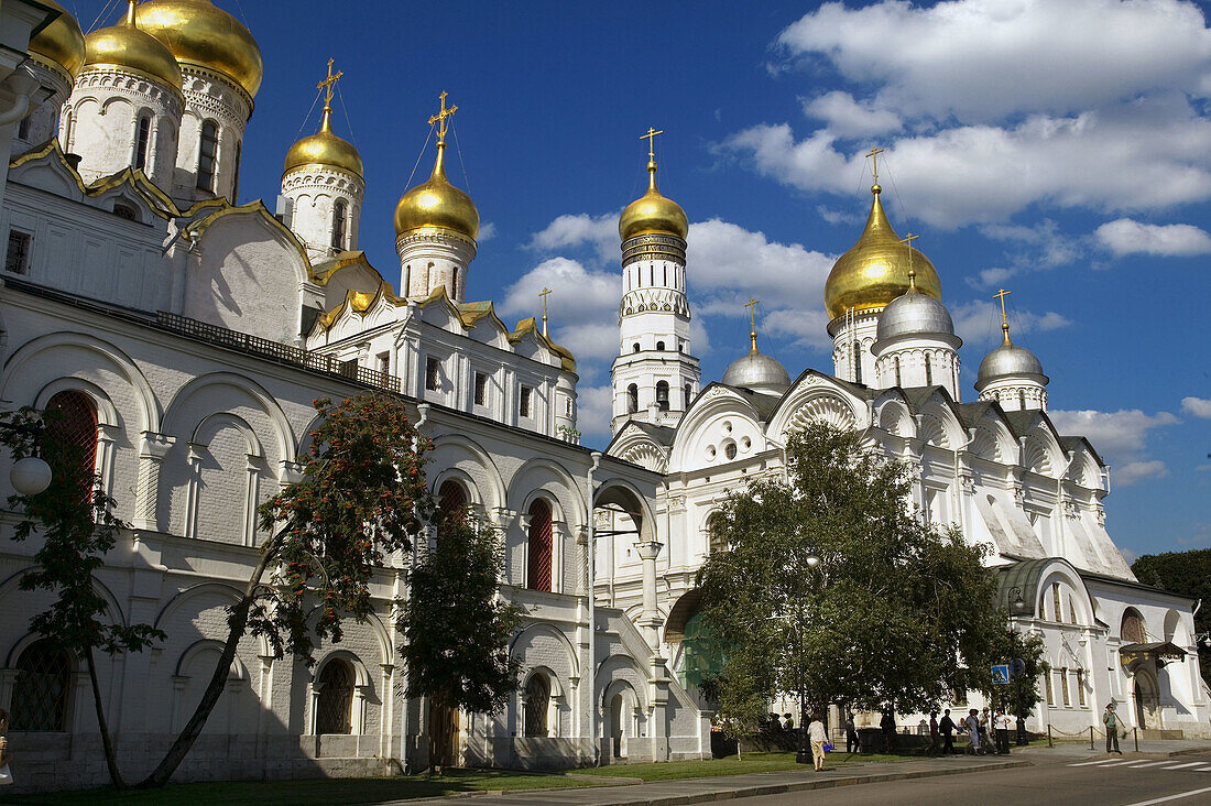St. Michael the Arcangel and Assumption Cathedrals, Kremlin. Moscow.