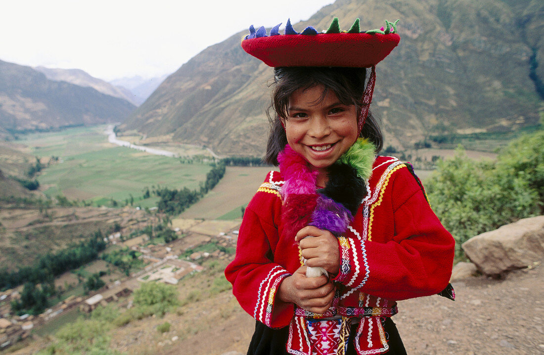 Little girl. Sacred valley. Cuzco area. Peru.
