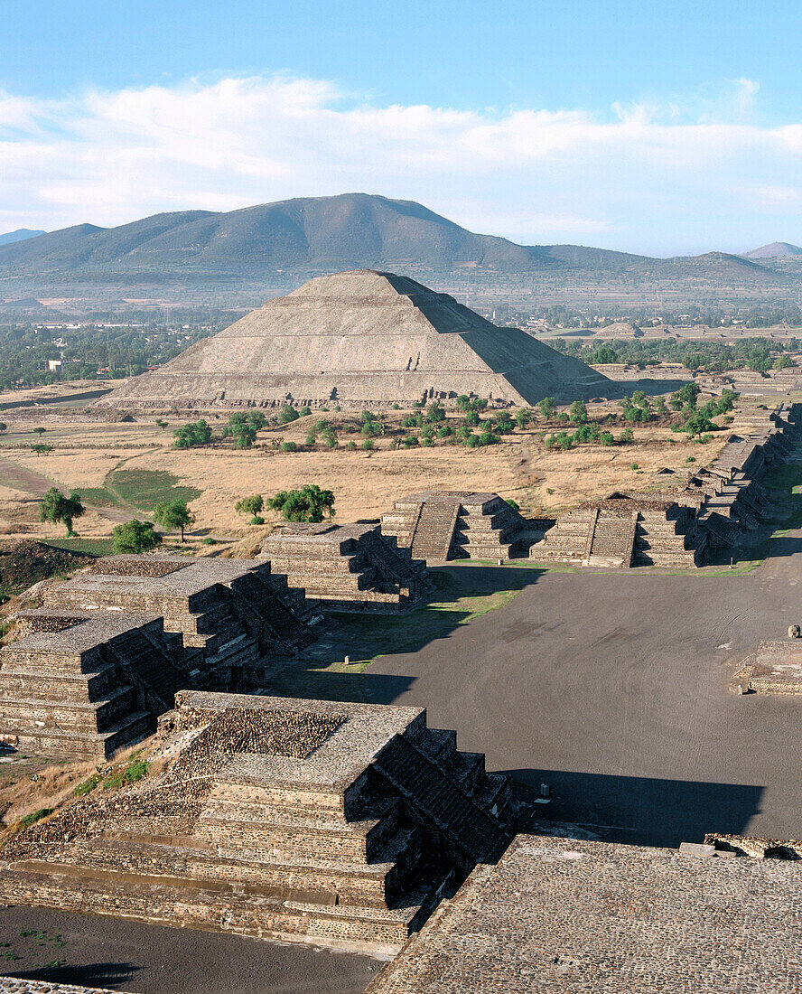Pyramid of the Sun, ruins of the ancient pre-Aztec city of Teotihuacán. Mexico