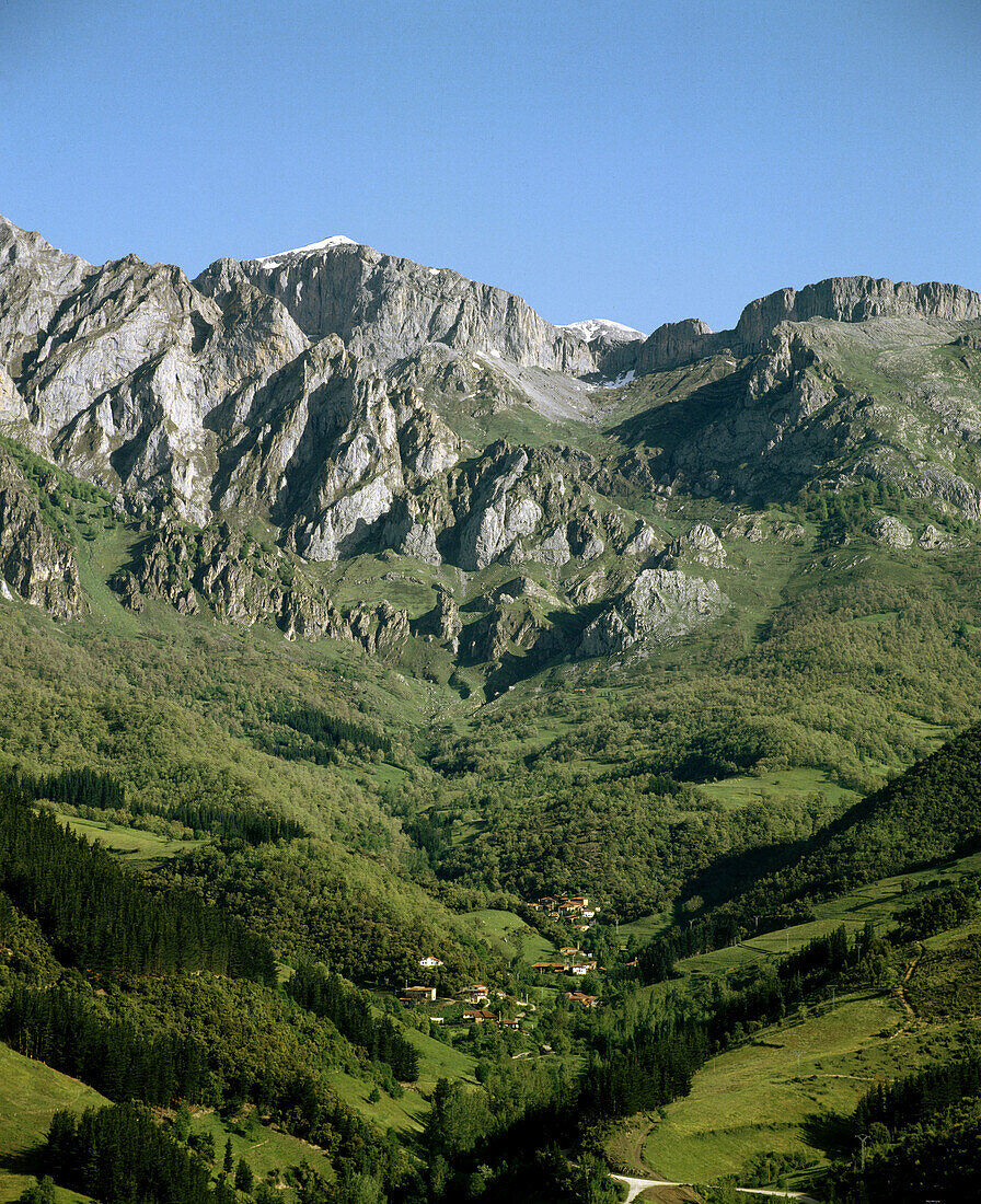 Picos de Europa. Macizo Central. Cantabria. Spain.