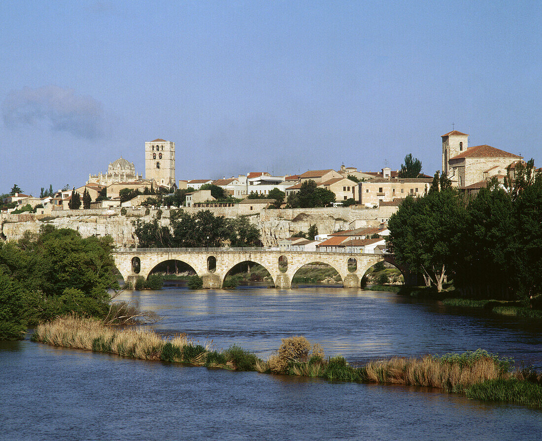Duero river. Zamora. Castilla-León, Spain