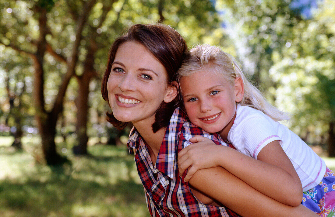 en, Color, Colour, Contemporary, Country, Countryside, Daughter, Daughters, Daytime, Exterior, Facial