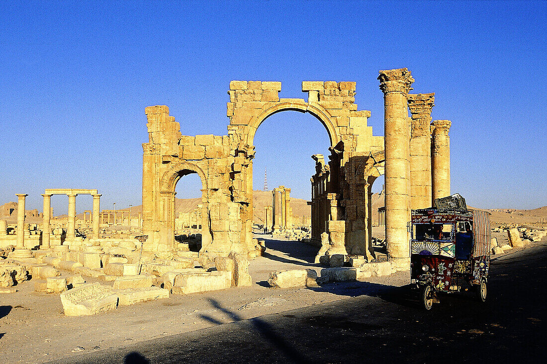 Gate of Roman cardo , ruins of old Greco-roman city of Palmira. Syria