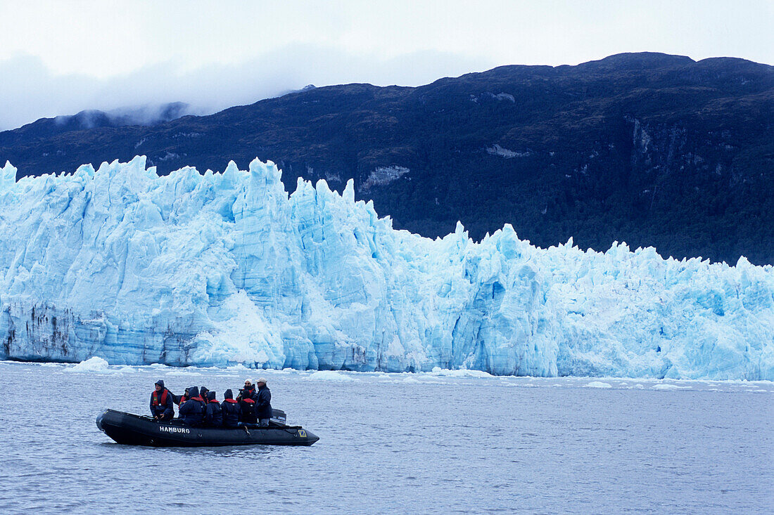 MS Europa Zodiac Ausflug am Pio XI Gletscher, Eyre Inlet, Patagonien, Chile, Südamerika