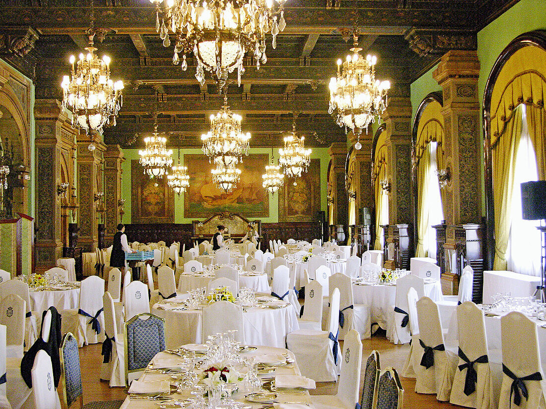 Dining room in luxury Hotel Alfonso XIII. Sevilla. Andalusia, Spain