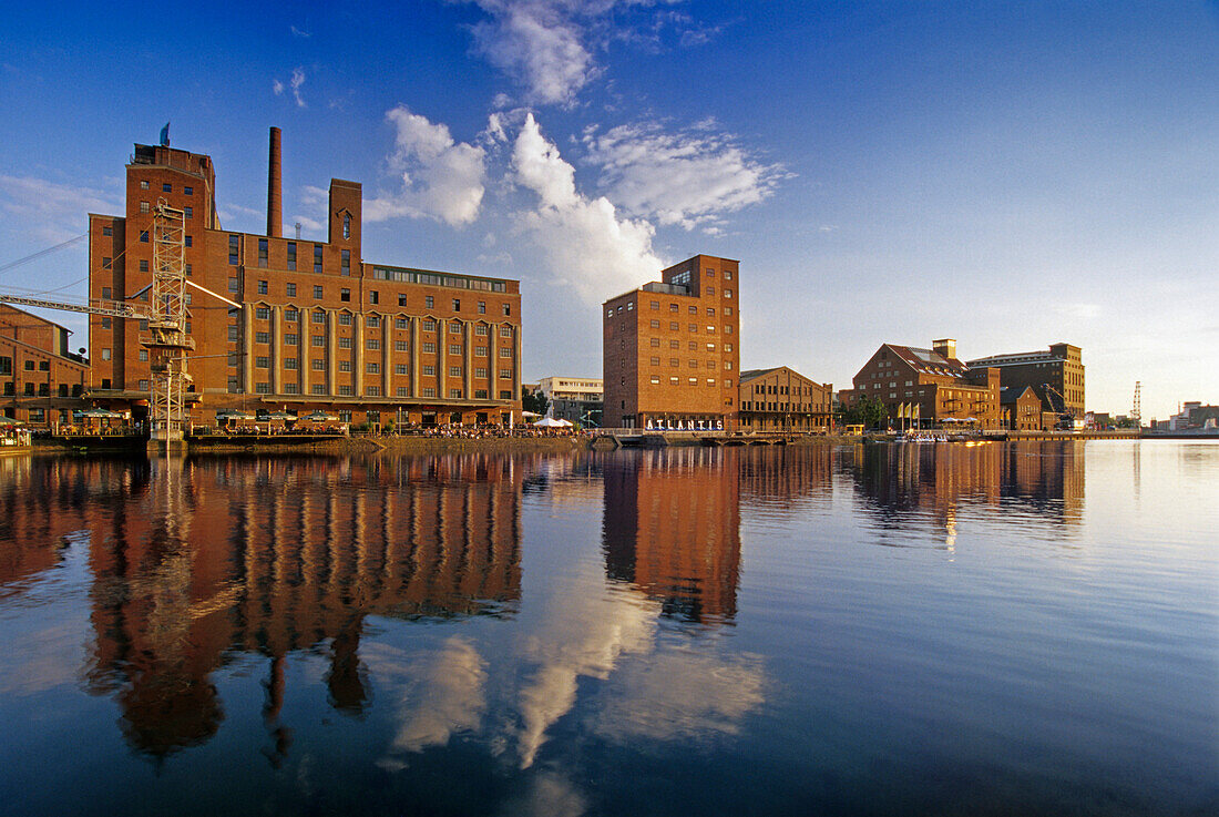 Speicherzeile, Innenhafen, Duisburg, Nordrhein-Westfalen, Deutschland