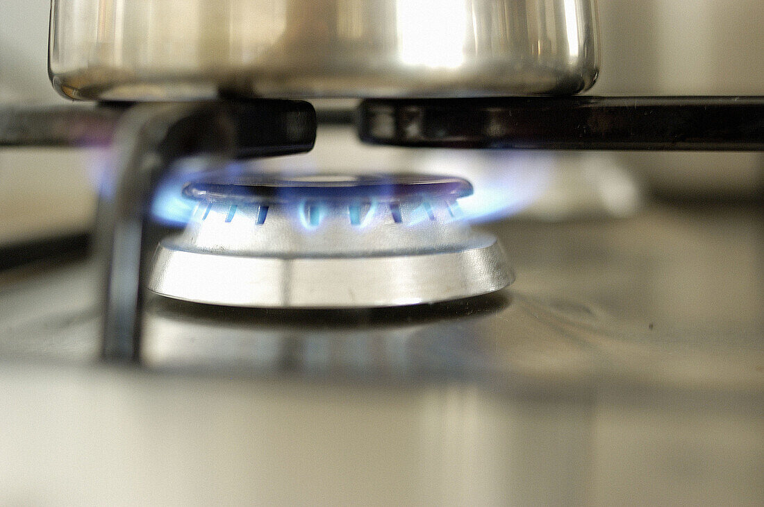  Blue, Burner, Burners, Close up, Close-up, Closeup, Color, Colour, Combustion, Concept, Concepts, Cooker, Cookers, Detail, Details, Energy, Fire, Flame, Flames, Heat, Horizontal, Indoor, Indoors, Inside, Interior, Natural gas, Object, Objects, Oxygen, Po