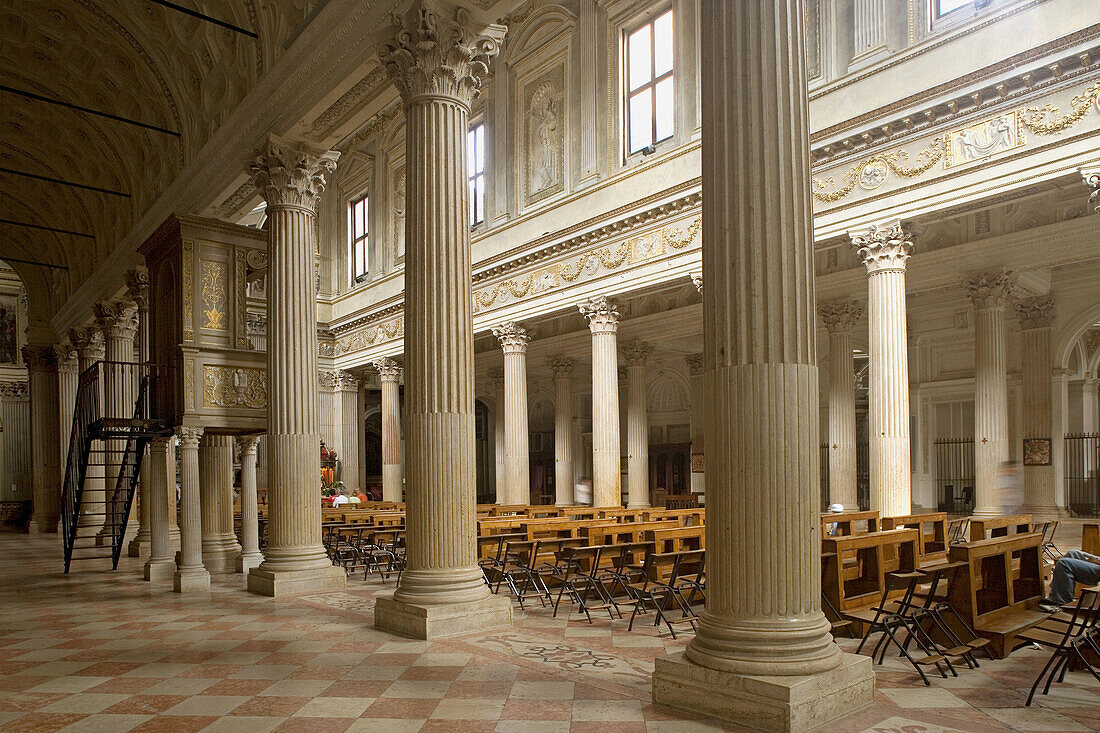 Cathedral (interior). Piazza Sordello. Mantova. Lombardy, Italy