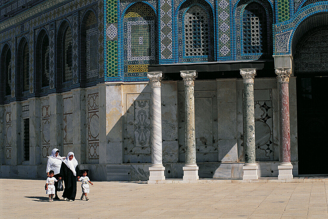 Dome of the Rock and Palestinian family. Jerusalem. Israel