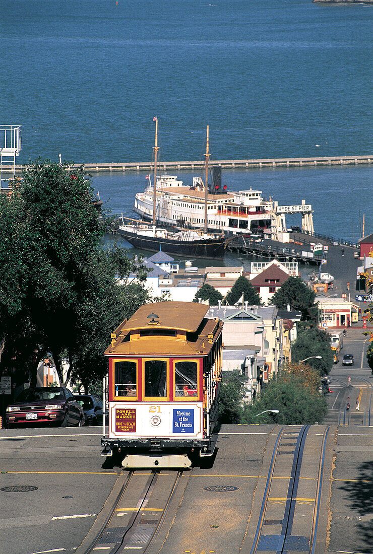 Cable-car. Mason Street. San Francisco. USA