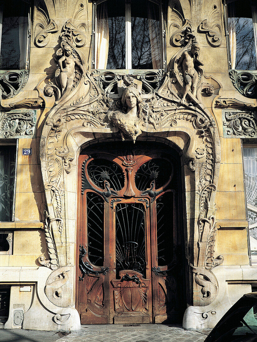 Art Nouveau building. Avenue Rapp. Paris. France