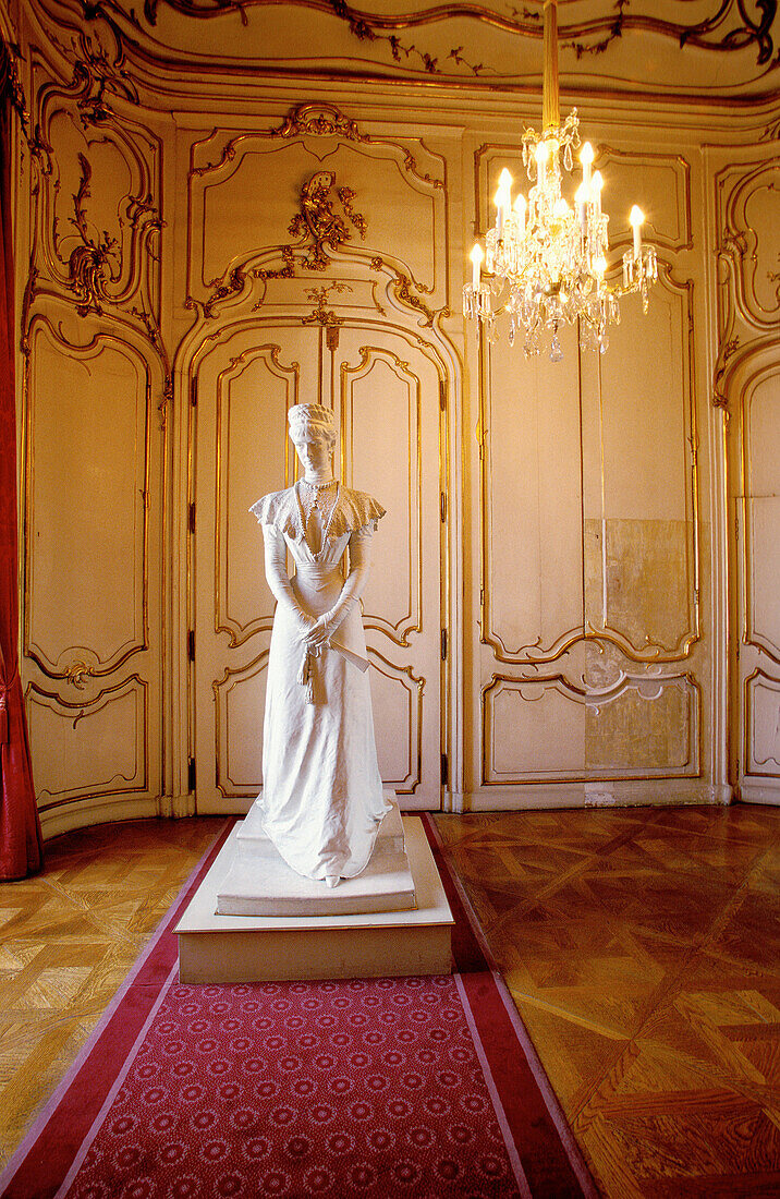 Statue of Sissi. Hofburg Imperial apartments. Vienna. Austria
