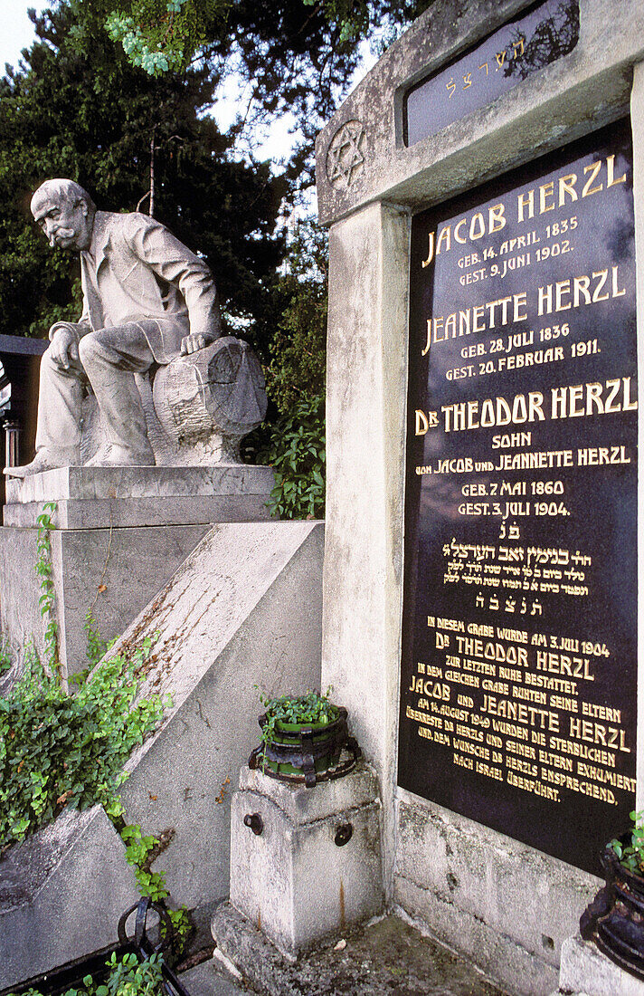 Theodor Herzl first grave. Vienna. Austria