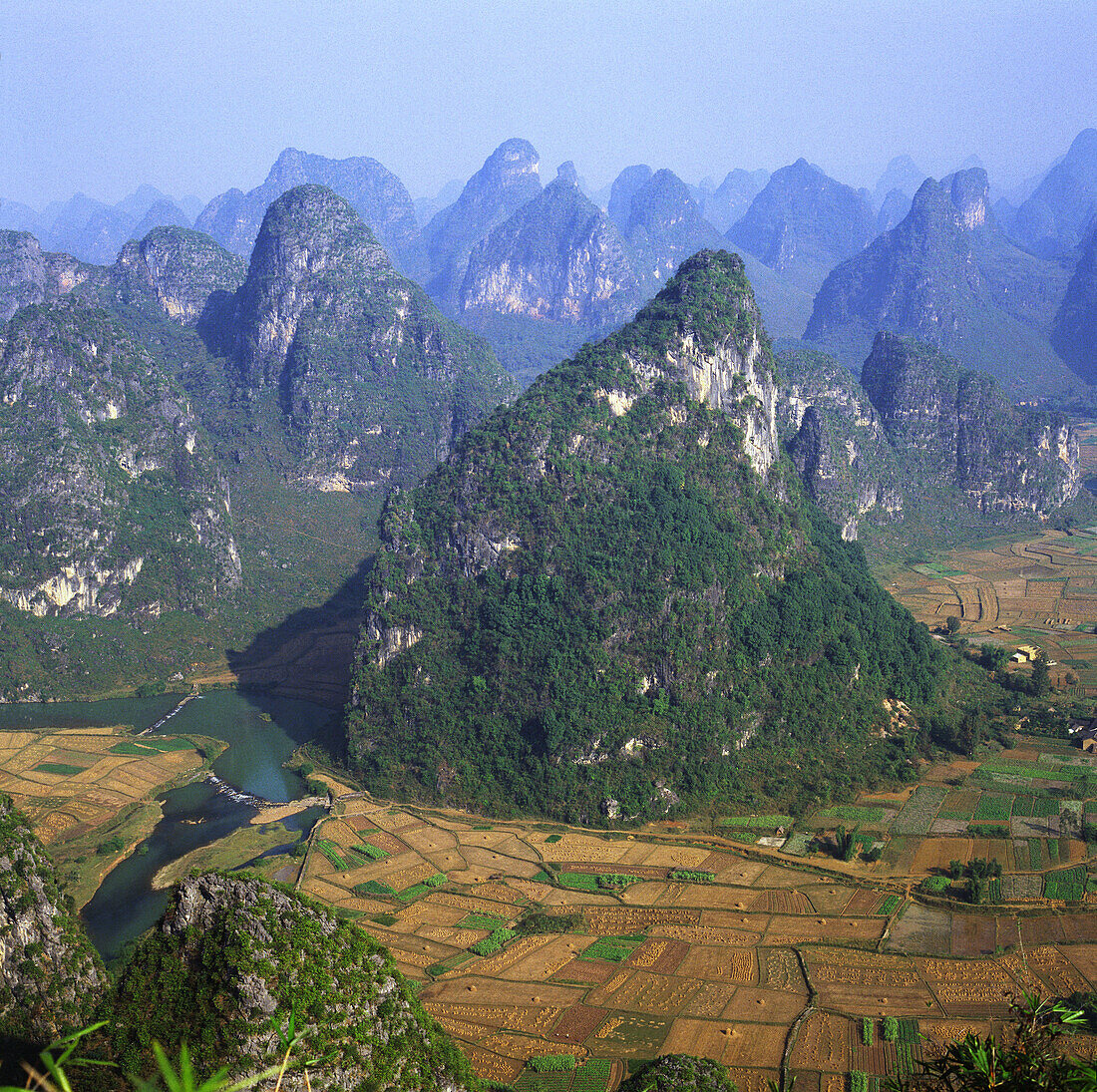 China, Guanxi province, Guilin mountains at Yangshuo