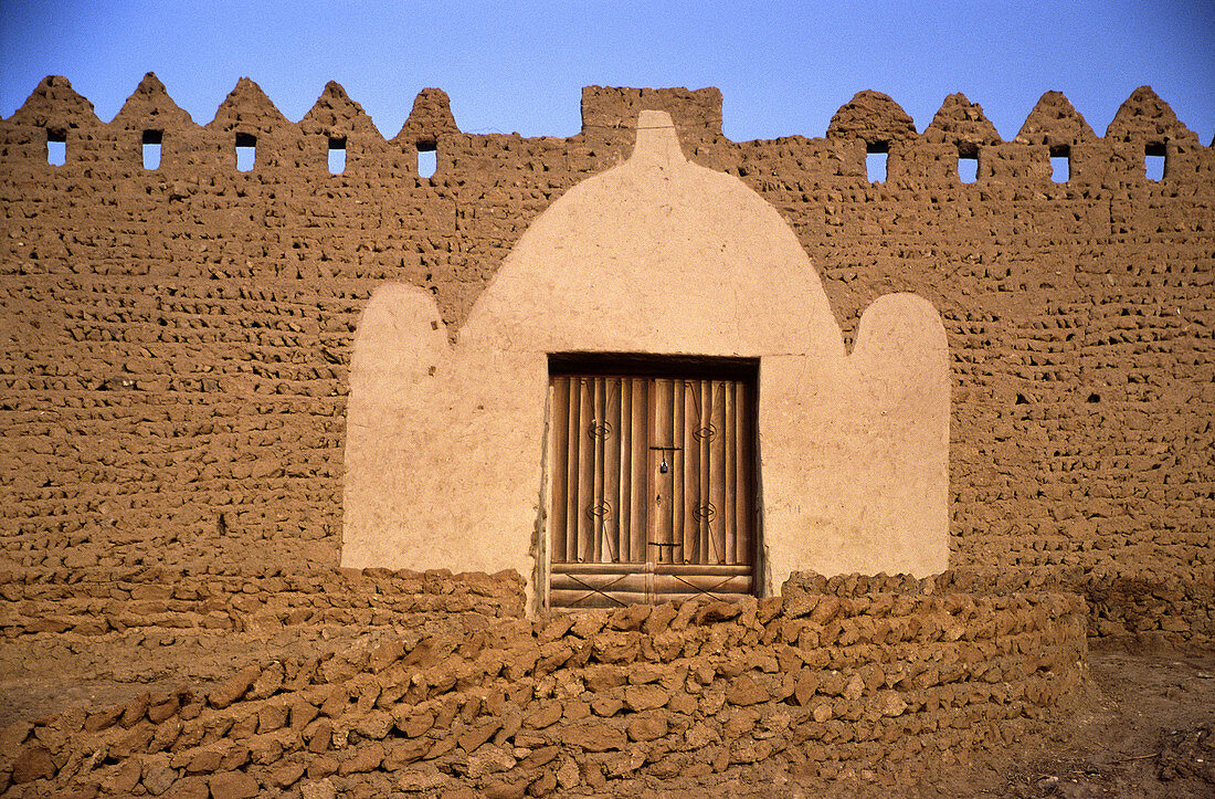 Libya: city of Murzuk, the old fortress, gate, historical building