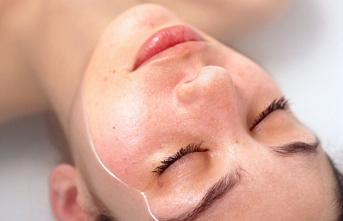  Brunettes, Calm, Calmness, Caucasian, Caucasians, Close up, Close-up, Closed eyes, Closeup, Color