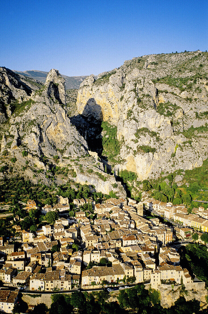 Moustiers-Sainte-Marie village. Alpes de Haute-Provence, Provence, France