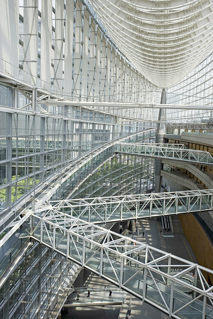 The Tokyo International Forum 1997, architect Rafael Viñoly. Marunouchi. Tokyo. Japan