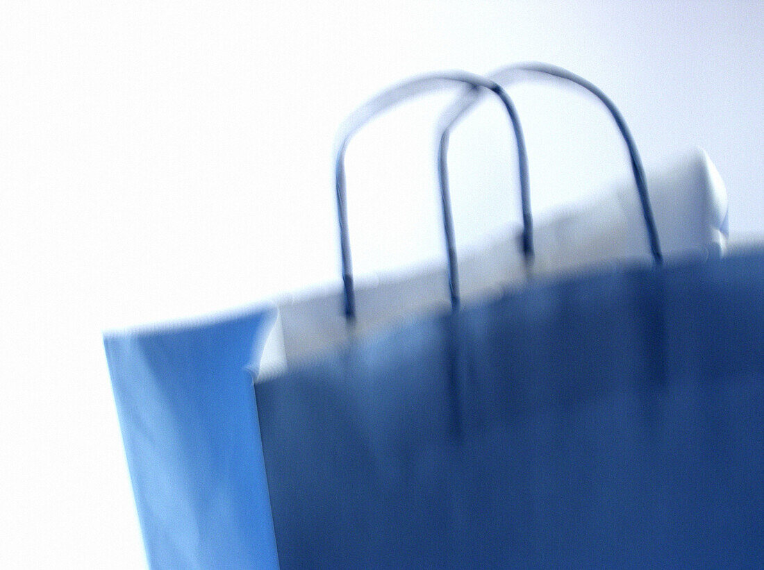  Bag, Bags, Birthdays, Blue, Blurred, Buy, Buying, Celebration, Celebrations, Ceremonies, Ceremony, Christmas, Close up, Close-up, Closeup, Color, Colour, Commerce, Concept, Concepts, Consumption, Costumer, Detail, Details, Empty, Event, Events, Generosit