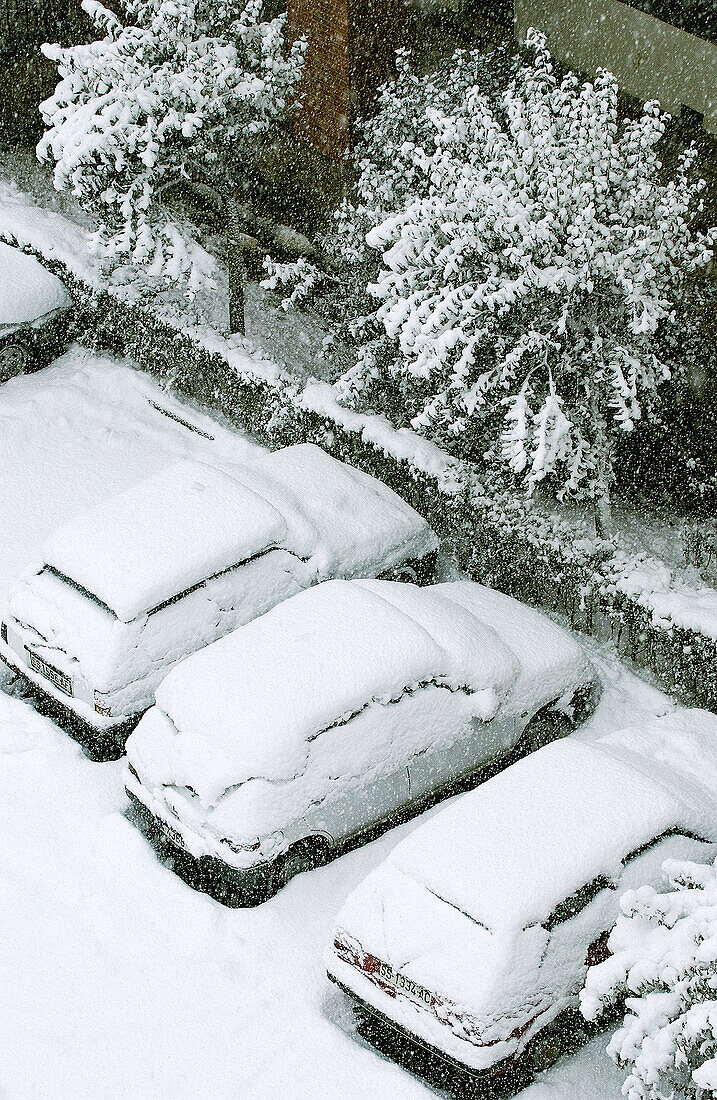 Schneebedeckter Parkplatz. Legazpi. Guipúzcoa, Spanien