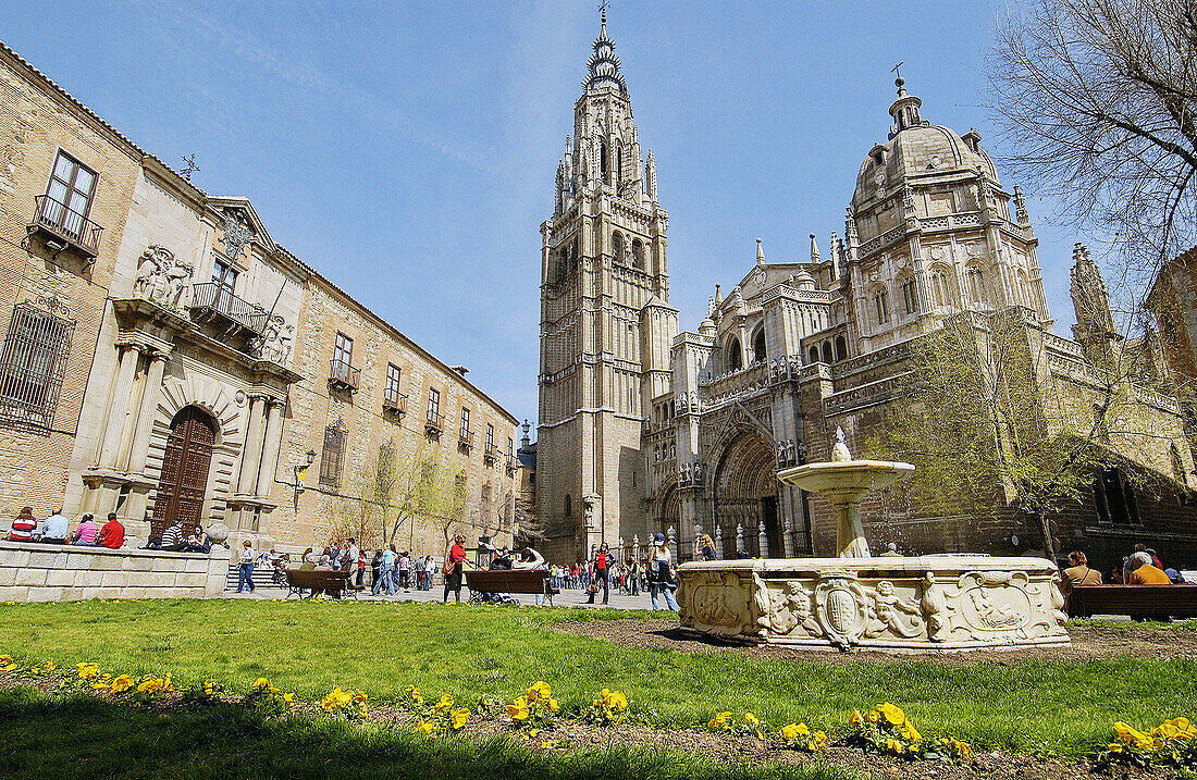 Archbishop s Palace and Gothic cathedral built 13-15th century at Plaza del Consistorio. Toledo. Spain