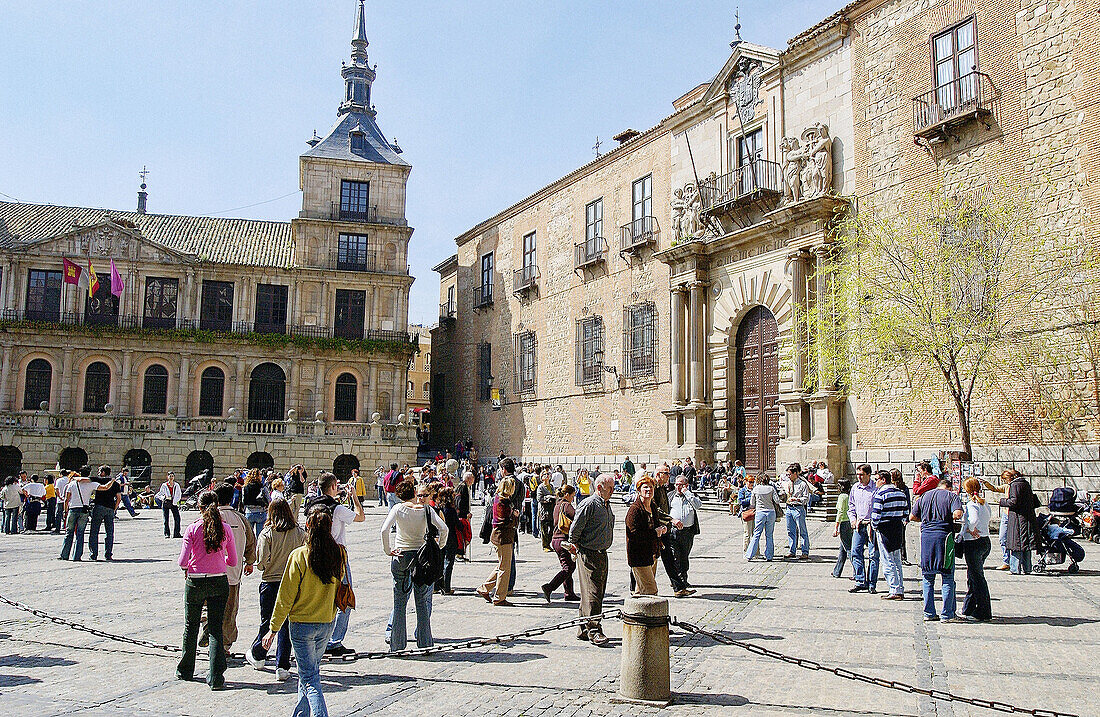 Erzbischöflicher Palast und Rathaus an der Plaza del Consistorio. Toledo. Spanien