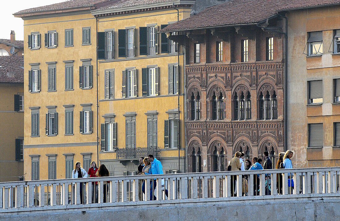 Ponte di Mezzo, Lungarno Mediceo (Prachtstraße entlang des Arno). Pisa. Toskana, Italien