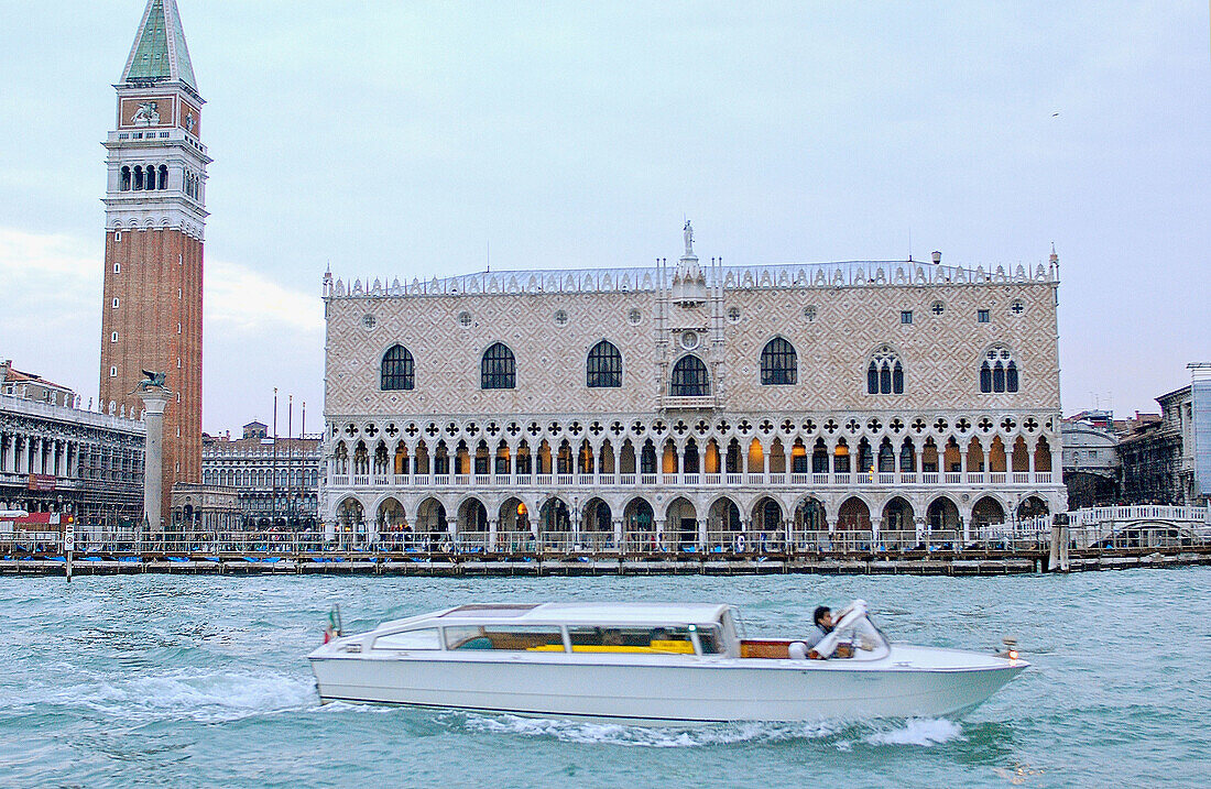 Markusplatz und Dogenpalast. Venedig. Venetien, Italien