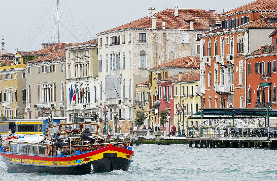 Fondamenta delle Zattere. Canal della Giudecca. Venedig. Italien