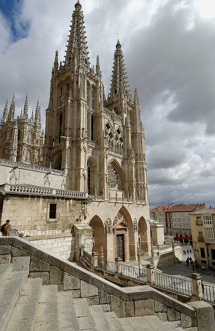 Hauptfassade der Kathedrale. Platz Santa María. Burgos. Kastilien-León. Spanien