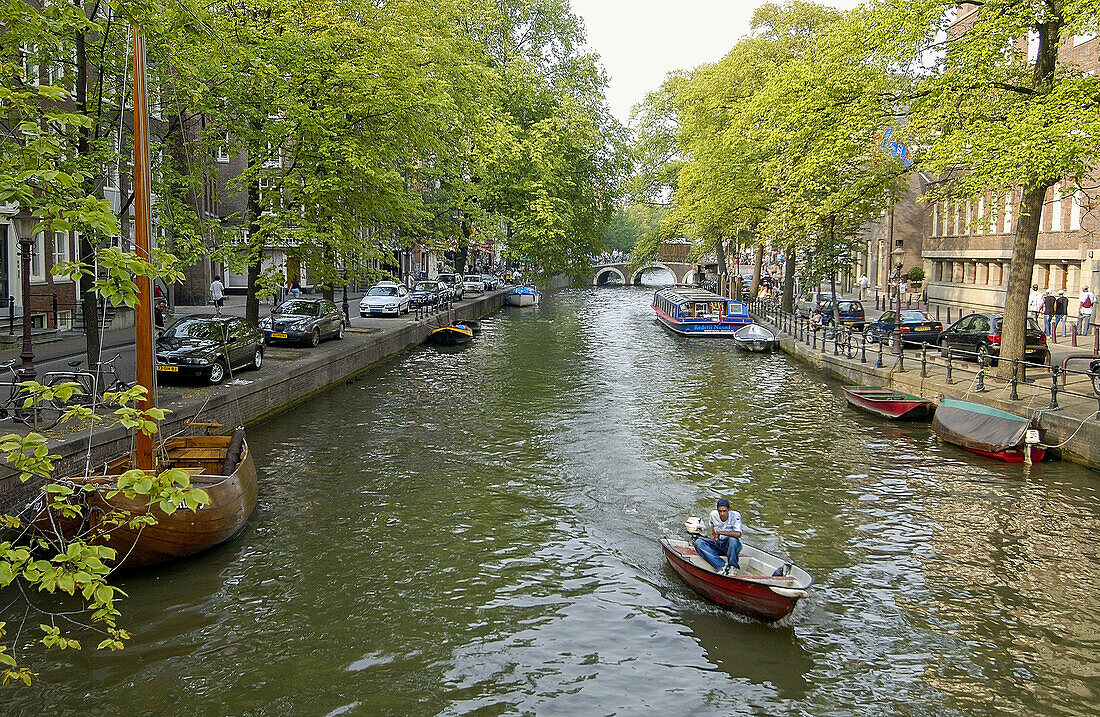 Canal, Achterburgwal. Amsterdam, Netherlands