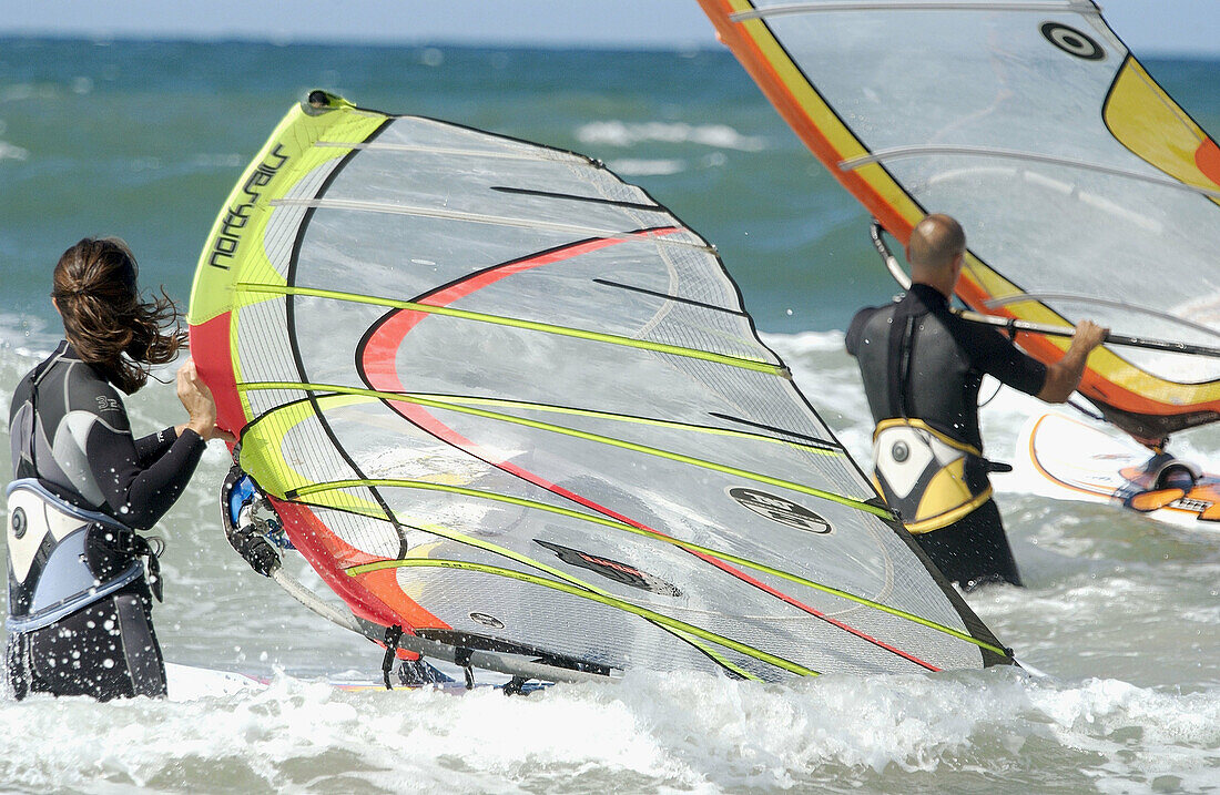 Windsurfen. Strand von Hendaye. Aquitanien. Frankreich.