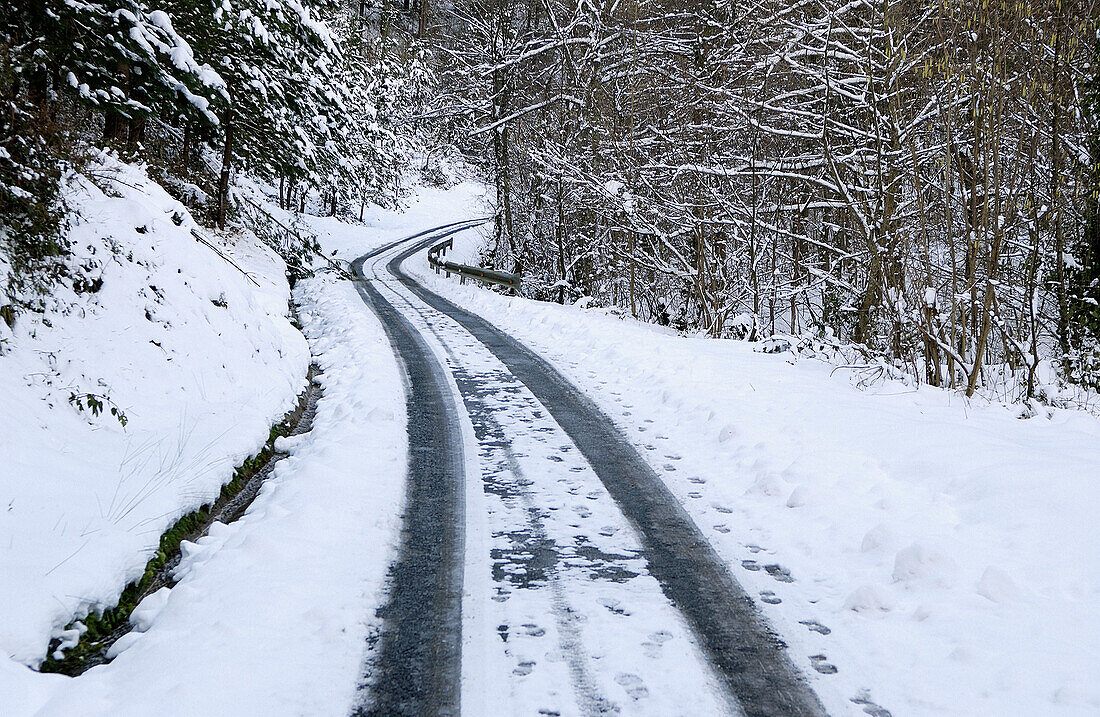 Road with ice and snow. Cerain, Gipuzkoa, Euskadi.