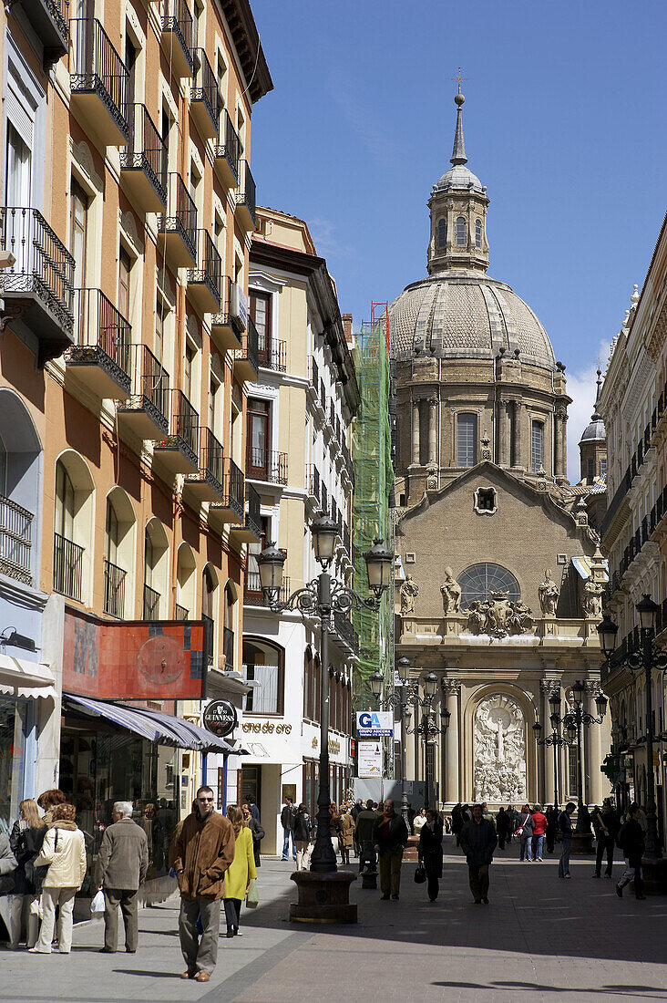 Alfonso I Street and basilica of Nuestra Señora del Pilar, Zaragoza. Aragón, Spain