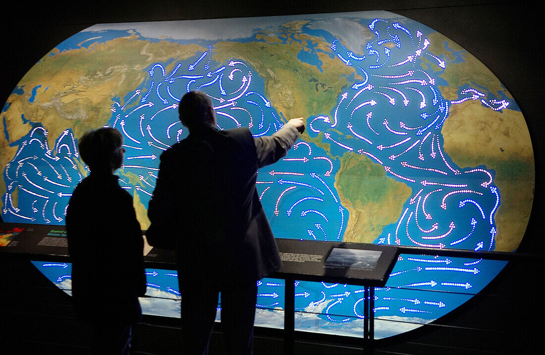 Anzeige der Meeresströmungen auf der Karte, Ozeanarium Lissabon, Parque das Nações. Lissabon, Portugal