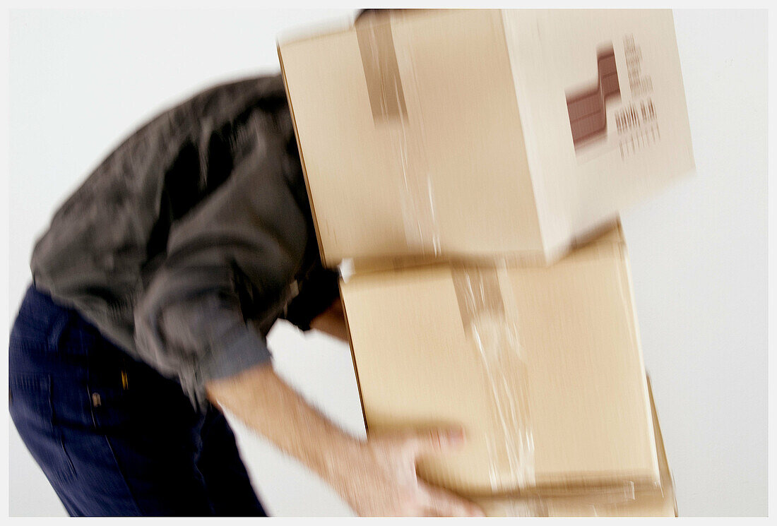  Action, Activity, Adult, Adults, Box, Boxes, Cardboard, Carry, Carrying, Color, Colour, Contemporary, Courier, Couriers, Employee, Employees, Human, Indoor, Indoors, Interior, Male, Man, Men, Messenger, Messengers, Move home, Moving home, One, One person