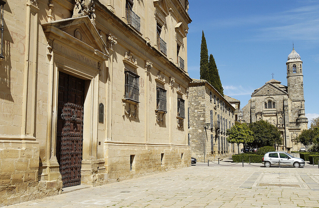 Palacio de las Cadenas, now occupied by the Town Hall, and Iglesia del Salvador in background. Úbeda. Jaén province. Spain