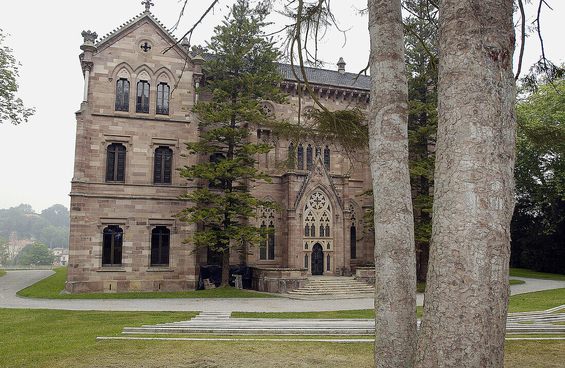 Palacio de Sobrellano erbaut von Joan Martorell i Montells. Comillas. Kantabrien, Spanien